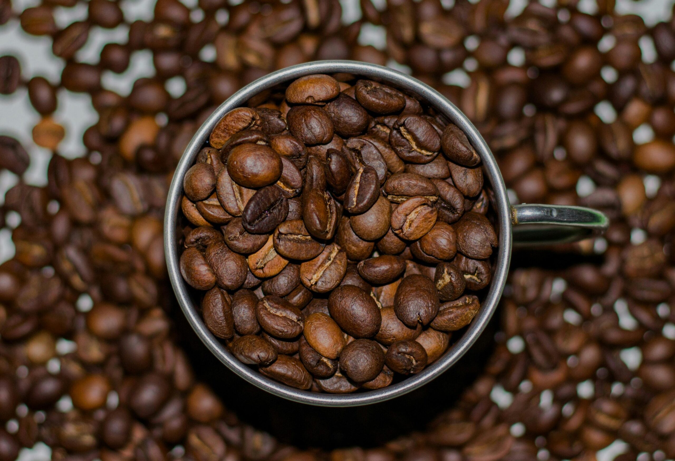 O que tem no café: Descubra os segredos e benefícios dessa bebida amada